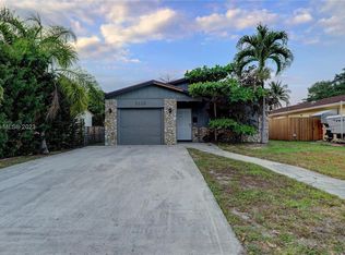 2639 Taylor St, Hollywood, FL 33020