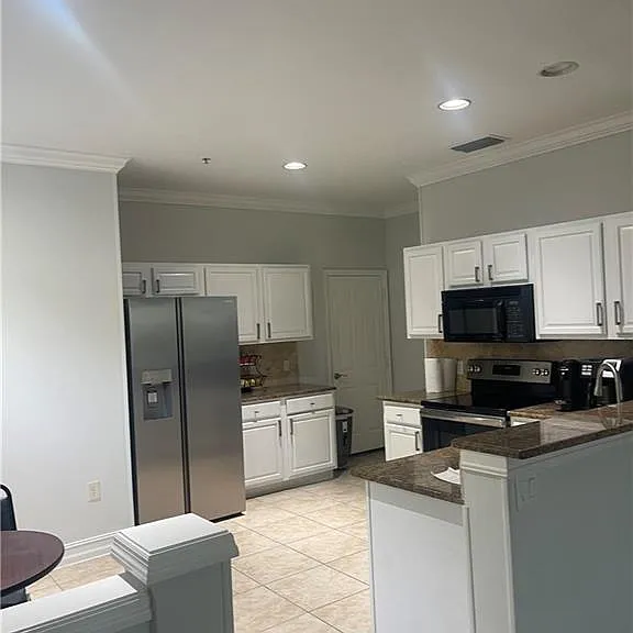 884 Hampton Cir #159 — Photo 7