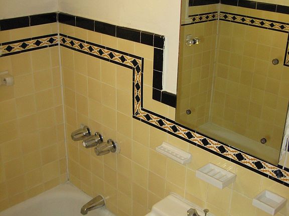 4th image of 631 S Cochran Ave APT 103