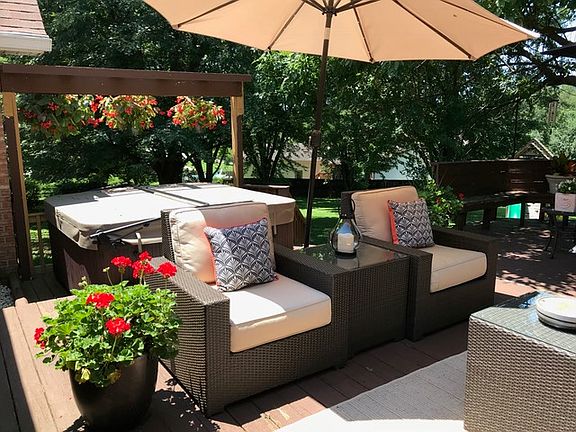 Deck with XL hot tub