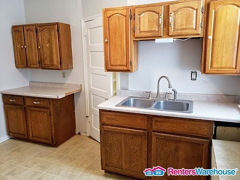 3rd image of 152 Maria Ave #2