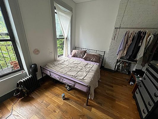 2nd image of 103 Vernon Ave APT 3