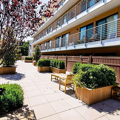 Rented by Nooklyn NYC LLC | media 129