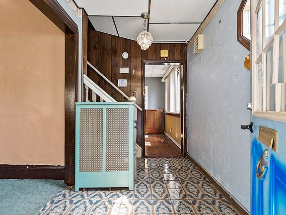 4th image of 14 Lombard Ct
