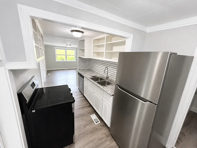 856 Lake City Hwy — Photo 6