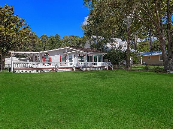 2nd image of 15124 Cozy Cove Ln