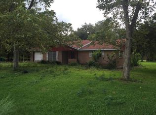 200 Belton Ln, Anahuac, TX 77514