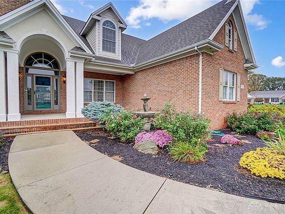 5th image of 582 Acadia Ct
