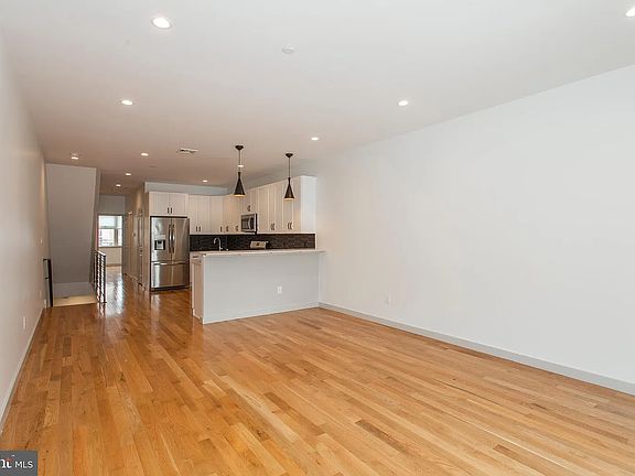 5th image of 1628 N Marshall St #B