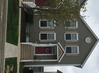 97 E Robinson Ave, Cortland, IL 60112