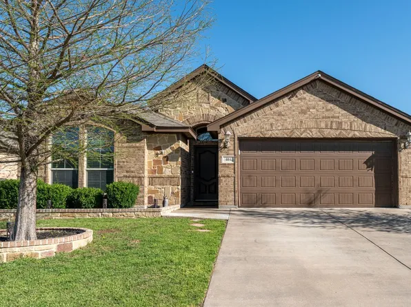 404 Brookhollow Ln, Saginaw, TX 76131