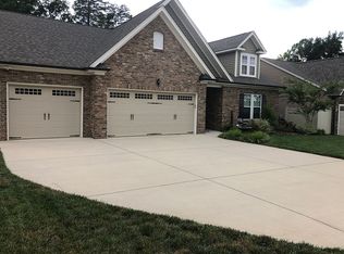 4082 Saint Johns St, High Point, NC 27265