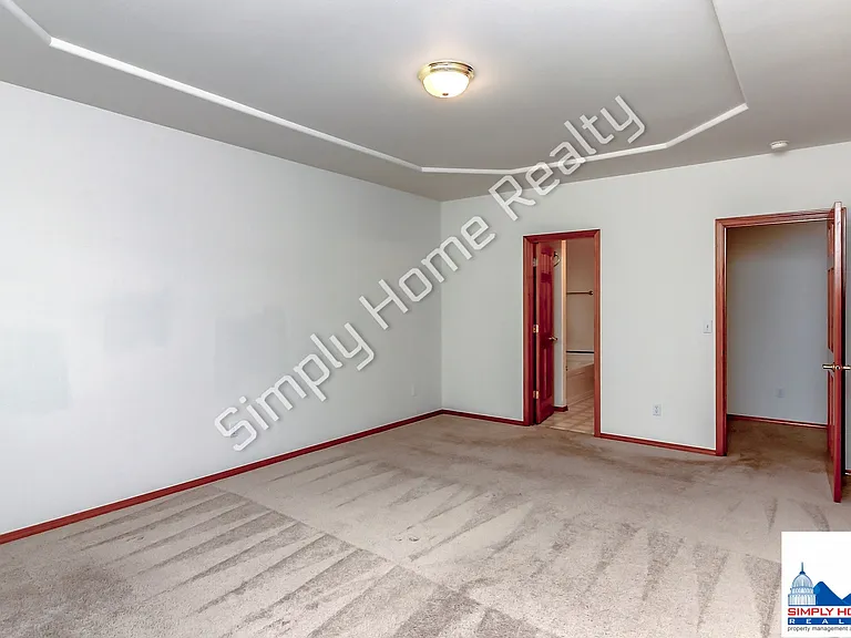 4100 Campus Green Dr NE — Photo 11