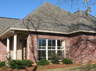 98 Village Dr, Hattiesburg, MS 39402
