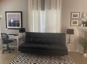 2305 W Horizon Ridge Pkwy