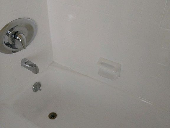 4th image of 3332 Drew St #7
