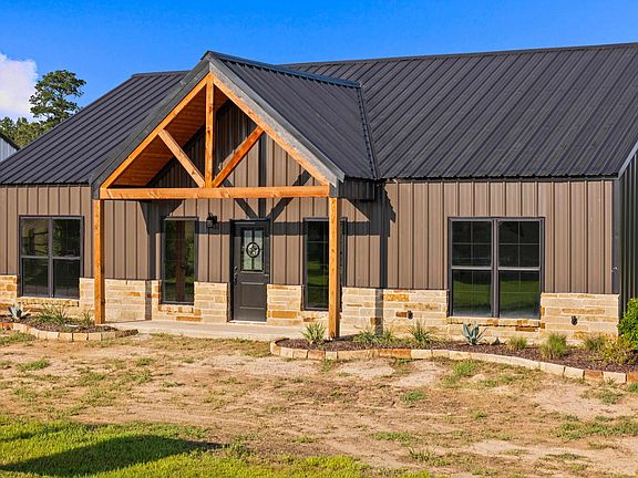 3rd image of 625 County Road 310