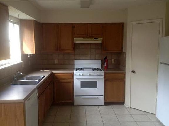 5th image of 13330 Black Canyon Dr