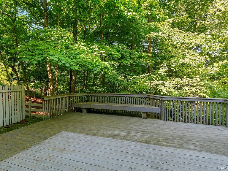 102 Boulder Ridge Rd — Photo 23