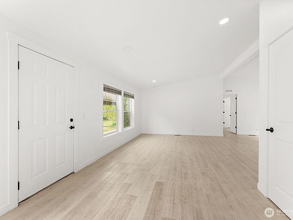 3rd image of 11215 180th Lane SW