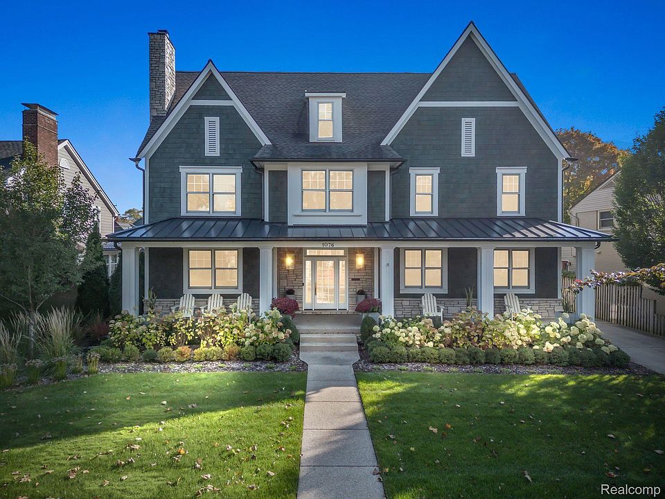 1st image of 1076 Fairfax St