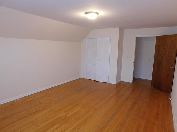 3rd image of 260 Virginia Ave #2