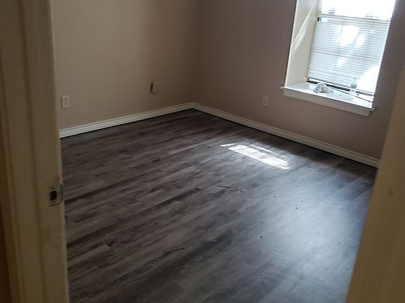 5th image of 706 Southoak Dr