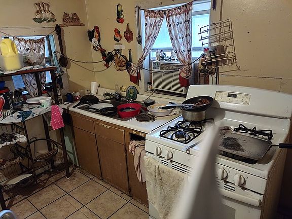 2nd image of 234 Yuma St