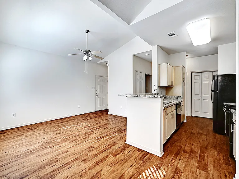 600 Leah Avenue 008