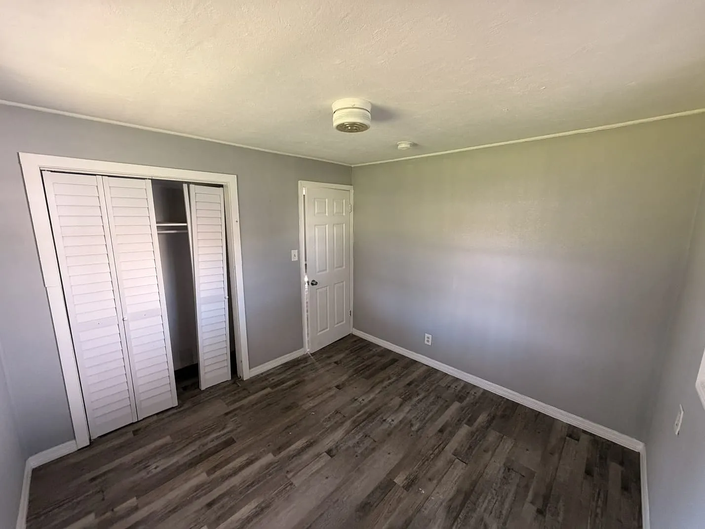 3 bed, 1400 sqft, $1,400 — Photo 4