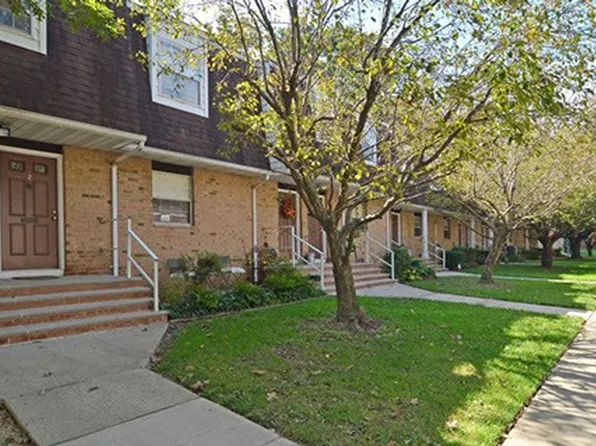 Woodmere at Hamilton Apartments