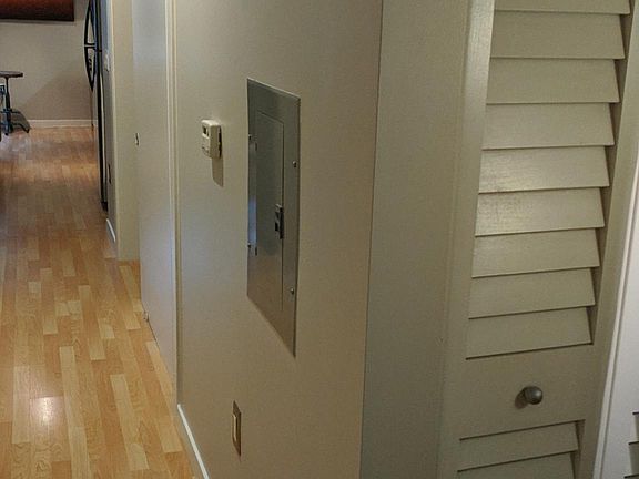 3rd image of 889 Date St Unit 143