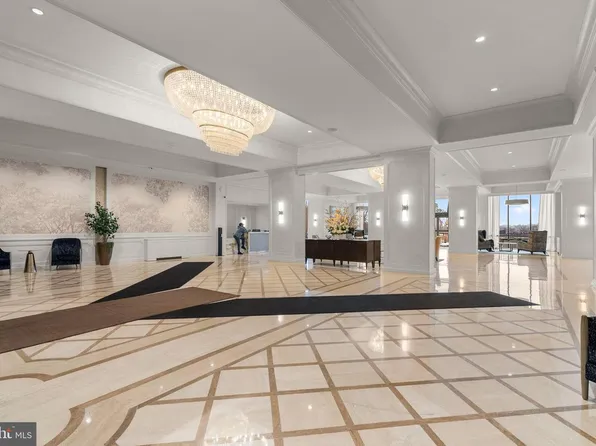 5225 Pooks Hill Rd APT A24s, Bethesda, MD 20814