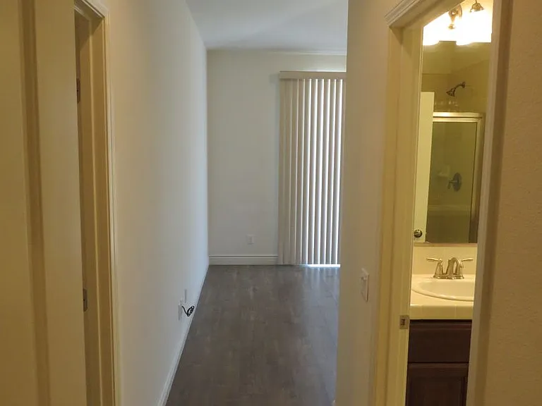 305 Hampton Dr — Photo 27