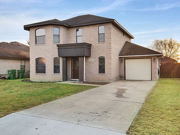 3rd image of 819 Daffodil Dr
