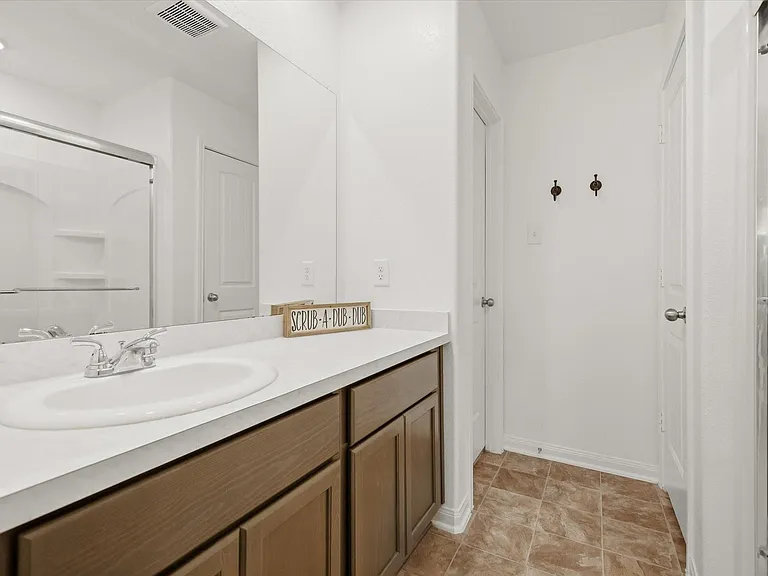 1228 Haverford Ln — Photo 19