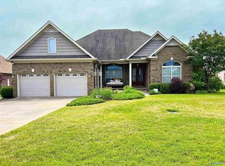 22932 Ledges Dr, Athens, AL 35613