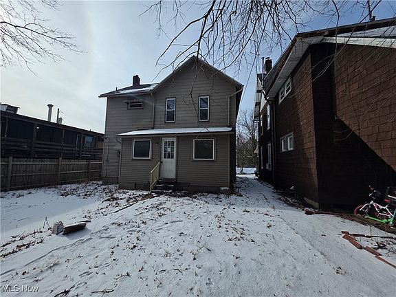 2nd image of 242 Vine St