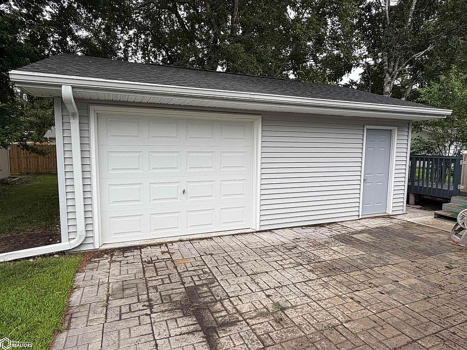 2nd image of 35 Spruce Dr