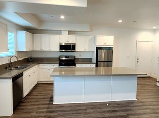 5632 Willowcrest Ave #204, North Hollywood, CA 91601