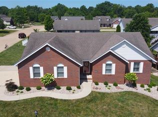 5202 Thorndale Dr, Godfrey, IL 62035