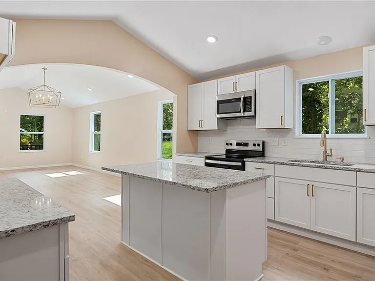 504 Piedmont Ave — Photo 13