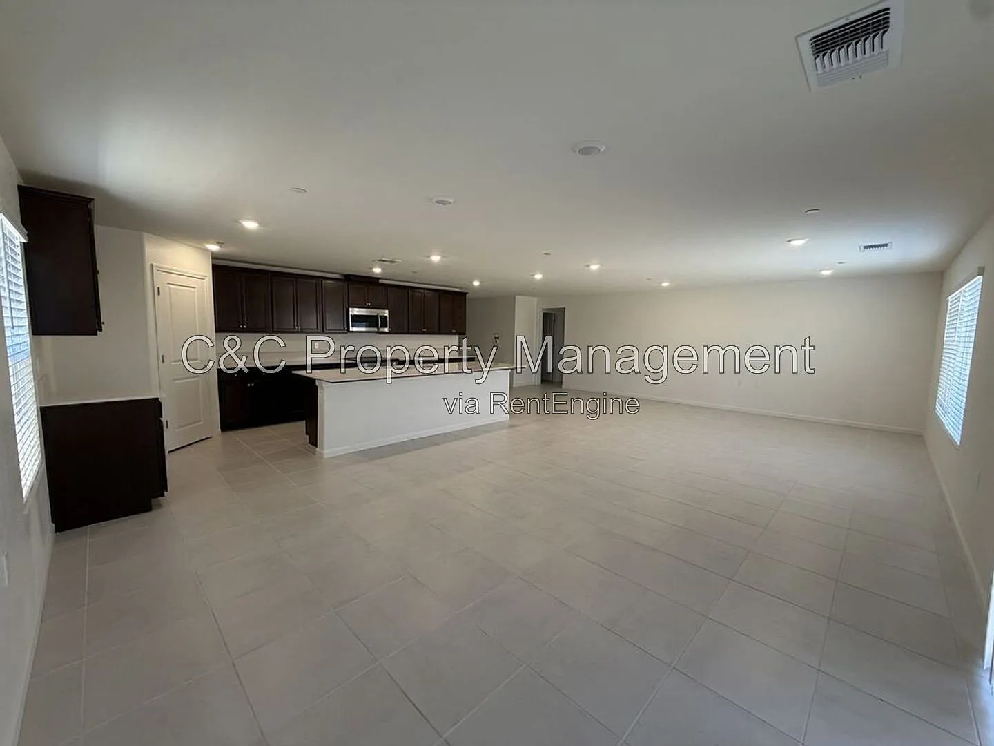 4 bed, 3.0 bath, 2628 sqft, $2,900 — Photo 2