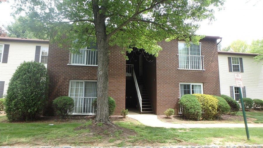 1st image of 713-5 Zlotkin Cir