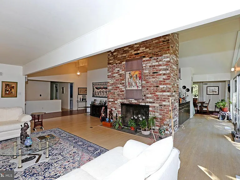 6900 Heatherhill Rd — Photo 11
