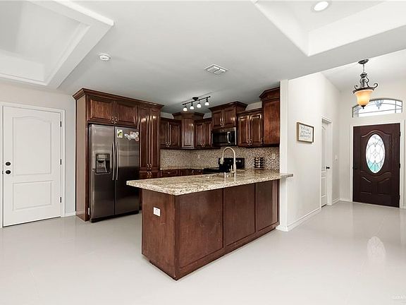 4th image of 2610 Asilomar St