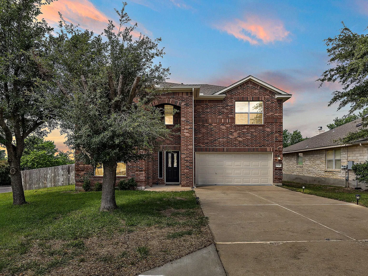 4 bed, 2.5 bath, 2656 sqft, $2,500 — Photo 1