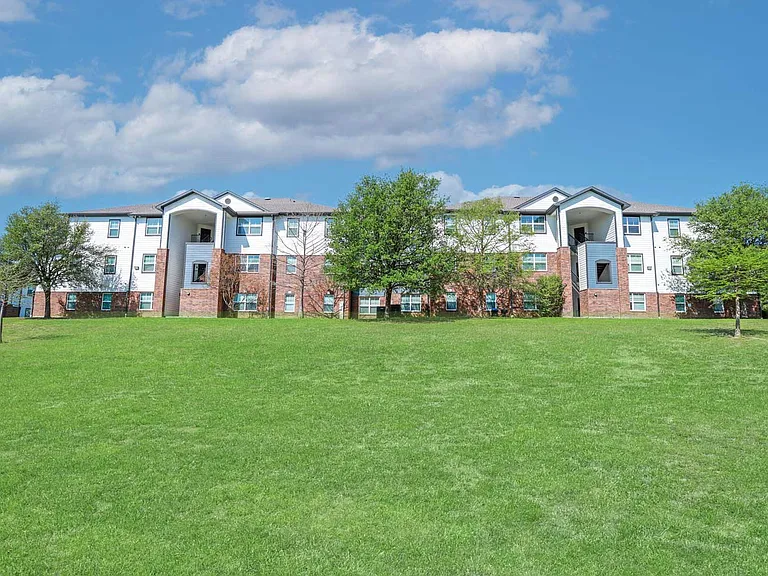 Worthington Point Apartments — Photo 18