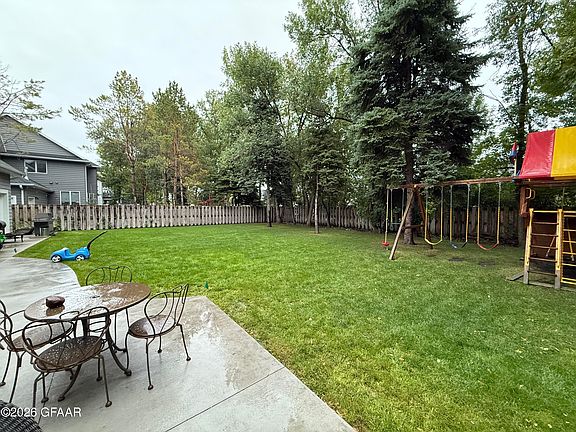 3rd image of 5565 Charlie Ray Dr