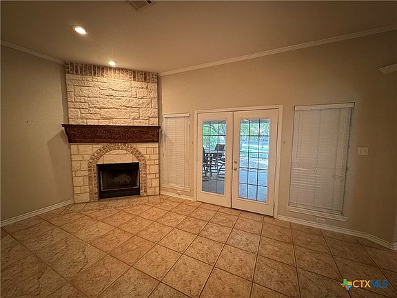 4th image of 1408 Bishop Dr